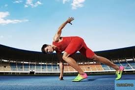 差点绝杀！字母哥抢断詹姆斯雄鹿客场胜湖人，詹姆斯26分9篮板10助攻